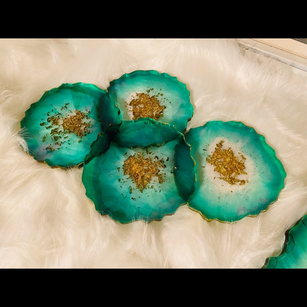 Handmade Green Resin Tray With Handles And Coasters - Picture 7 of 13